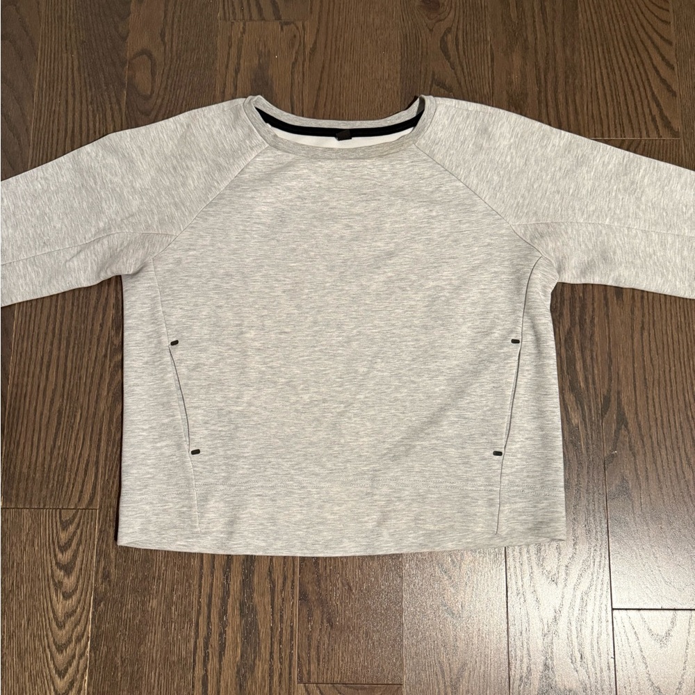 Uniqlo Heather Gray Crewneck Sweatshirt xs
